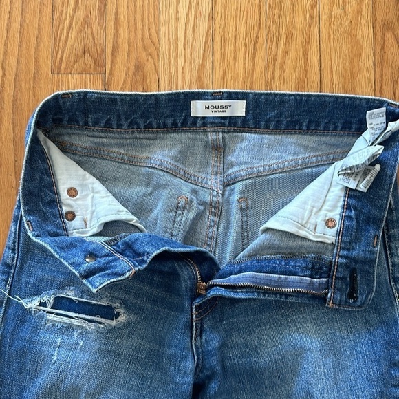 Moussy Vintage 27 jeans distressed ankle style 11” inseam 28” great condition - Picture 3 of 6
